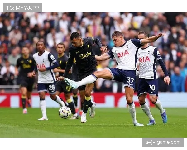 热刺中场合力助攻孙兴慜，团队协作力挺锋线核心