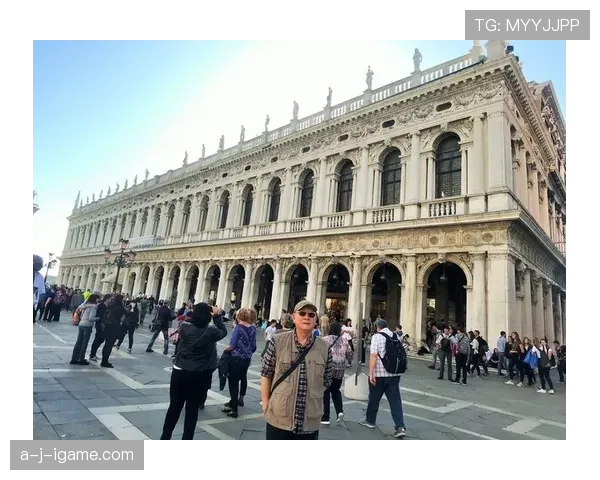 莱德基每天游5万米，吃饭像打卡上班